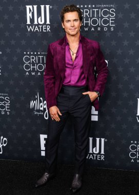 Matt Bomer, 7 Şubat 2025 'te The Barker Hangar' da düzenlenen 30. Yıllık Eleştirmenler Seçimi Ödülleri 'ne geliyor..