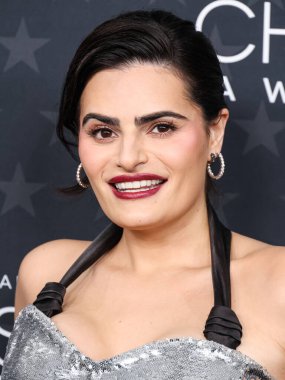 David Yurman 'ın mücevherleriyle Fendi Couture giyen Nava Mau, 7 Şubat 2025' te Santa Monica, Los Angeles, Kaliforniya, ABD 'de düzenlenen 30. Yıllık Eleştirmenler Seçimi Hangarı' na ulaştı..