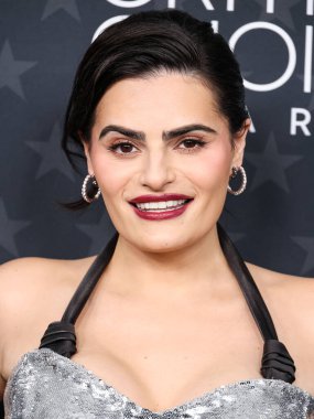 David Yurman 'ın mücevherleriyle Fendi Couture giyen Nava Mau, 7 Şubat 2025' te Santa Monica, Los Angeles, Kaliforniya, ABD 'de düzenlenen 30. Yıllık Eleştirmenler Seçimi Hangarı' na ulaştı..