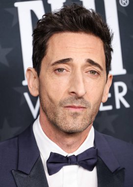 Dior 'u giyen Adrien Brody, 7 Şubat 2025' te Santa Monica, Los Angeles, Kaliforniya, ABD 'de düzenlenen Barker Hangar' da düzenlenen 30. Yıllık Eleştirmenler Seçimi Ödülleri 'ne geldi.. 