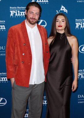 Gabriele Fabbro ve Frances Sholto-Douglas, Arlington Tiyatrosu 'nda düzenlenen 40. Santa Barbara Uluslararası Film Festivali sırasında ABD' nin Kaliforniya eyaletinin Santa Barbara şehrinde düzenlenen Virtuosos Ödülüne geldiler..