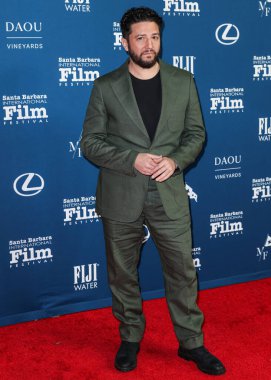 John Magaro, Arlington Tiyatrosu 'nda düzenlenen 40. Santa Barbara Uluslararası Film Festivali sırasında 9 Şubat 2025' te ABD 'nin Kaliforniya eyaletinin Santa Barbara kentinde Virtuosos Ödülü' ne ulaştı..