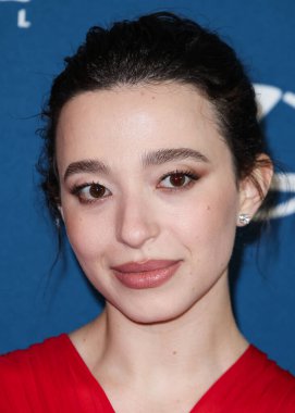Mikey Madison, Arlington Tiyatrosu 'nda düzenlenen 40. Santa Barbara Uluslararası Film Festivali sırasında 9 Şubat 2025' te ABD 'nin Kaliforniya eyaletinin Santa Barbara kentinde Virtuosos Ödülüne layık görüldü..
