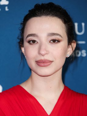 Mikey Madison, Arlington Tiyatrosu 'nda düzenlenen 40. Santa Barbara Uluslararası Film Festivali sırasında 9 Şubat 2025' te ABD 'nin Kaliforniya eyaletinin Santa Barbara kentinde Virtuosos Ödülüne layık görüldü..