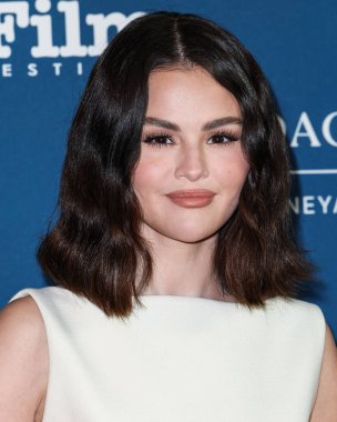 Selena Gomez, Arlington Tiyatrosu 'nda düzenlenen 40. Santa Barbara Uluslararası Film Festivali sırasında 9 Şubat 2025' te ABD 'nin Kaliforniya eyaletinin Santa Barbara kentinde Virtuosos Ödülüne layık görüldü..