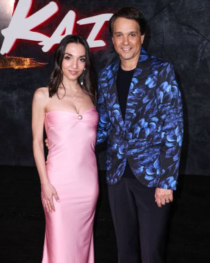 Julia Macchio ve Peder Ralph Macchio, Netflix 'in' Cobra Kai 'dizisinin 6. sezon 3. sezon finali için Los Angeles, Los Angeles, Kaliforniya, Hollywood' da 12 Şubat 2025 tarihinde düzenlenen Mısırlı Tiyatrosu 'na geldiler..