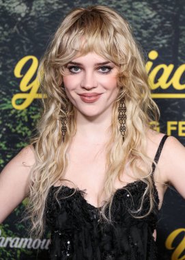 Sophie Thatcher, Paramount + With Showtime 'ın 