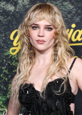 Sophie Thatcher, Paramount + With Showtime 'ın 