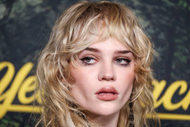 Sophie Thatcher, Paramount + With Showtime 'ın 