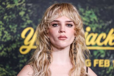 Sophie Thatcher, Paramount + With Showtime 'ın 