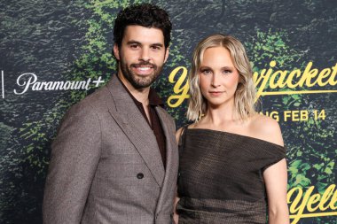 Steven Krueger ve Candice King, Paramount + With Showtime 'ın 