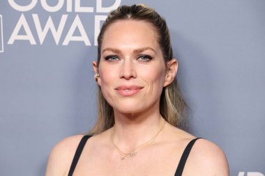 Erin Foster, 15 Şubat 2025 'te Beverly Hilton Hotel' de düzenlenen 77. geleneksel Yazarlar Derneği Los Angeles Töreni 2025 'e geliyor..