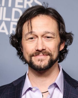 Joseph Gordon-Levitt, 15 Şubat 2025 'te Beverly Hilton Oteli' nde düzenlenen 77. geleneksel Yazarlar Derneği Los Angeles Ödül Töreni 'ne geliyor..