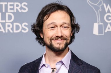 Joseph Gordon-Levitt, 15 Şubat 2025 'te Beverly Hilton Oteli' nde düzenlenen 77. geleneksel Yazarlar Derneği Los Angeles Ödül Töreni 'ne geliyor..