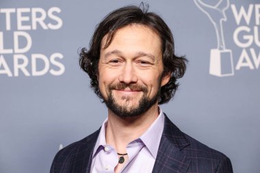 Joseph Gordon-Levitt, 15 Şubat 2025 'te Beverly Hilton Oteli' nde düzenlenen 77. geleneksel Yazarlar Derneği Los Angeles Ödül Töreni 'ne geliyor..