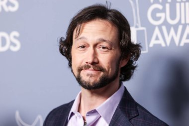 Joseph Gordon-Levitt, 15 Şubat 2025 'te Beverly Hilton Oteli' nde düzenlenen 77. geleneksel Yazarlar Derneği Los Angeles Ödül Töreni 'ne geliyor..