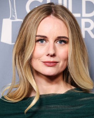 Justine Lupe, 15 Şubat 2025 'te Beverly Hilton Oteli' nde düzenlenen 77. geleneksel Yazarlar Derneği Los Angeles Ödül Töreni 'ne geliyor..