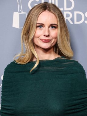 Justine Lupe, 15 Şubat 2025 'te Beverly Hilton Oteli' nde düzenlenen 77. geleneksel Yazarlar Derneği Los Angeles Ödül Töreni 'ne geliyor..