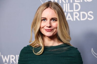 Justine Lupe, 15 Şubat 2025 'te Beverly Hilton Oteli' nde düzenlenen 77. geleneksel Yazarlar Derneği Los Angeles Ödül Töreni 'ne geliyor..
