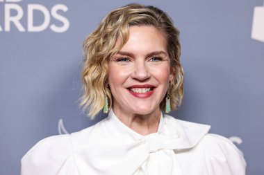 Rhea Seehorn, 15 Şubat 2025 'te Beverly Hilton Oteli' nde düzenlenen 77. geleneksel Yazarlar Loncası Ödül Töreni 'ne geliyor..