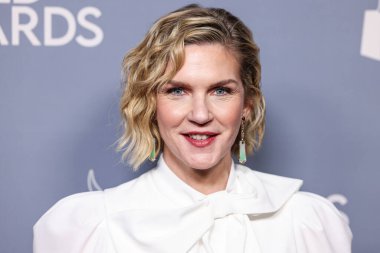 Rhea Seehorn, 15 Şubat 2025 'te Beverly Hilton Oteli' nde düzenlenen 77. geleneksel Yazarlar Loncası Ödül Töreni 'ne geliyor..