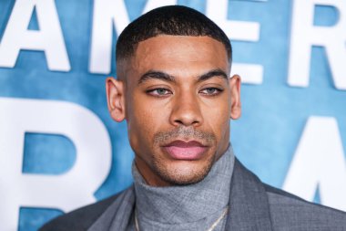 Aaron Pierre, 17 Şubat 2025 'te ABD' nin Kaliforniya eyaletinin Los Angeles kentinde bulunan Beverly Hills kentindeki SLS Hotel 'de düzenlenen 7. Geleneksel Amerikan Siyahi Film Festivali' ne (ABFF) geldi..