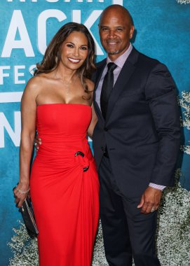 Salli Richardson-Whitfield ve kocası Dondre Whitfield, 17 Şubat 2025 'te Los Angeles, Kaliforniya, ABD' de düzenlenen 7. Geleneksel Amerikan Kara Film Festivali 'ne (ABFF) geldiler..