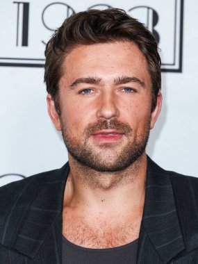 Brandon Sklenar, 19 Şubat 2025 'te Harmony Gold Theater' da düzenlenen Paramount + Series '1923' ün Los Angeles Prömiyeri 'ne geldi..