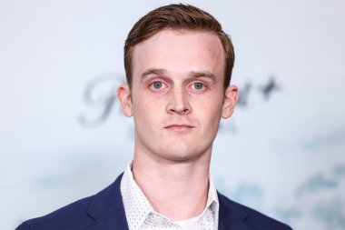 Justin Stella, 19 Şubat 2025 'te Hollywood, Los Angeles, Kaliforniya, ABD' de Harmony Gold Tiyatrosu 'nda düzenlenen Paramount + Series' 1923 sezonunun Los Angeles prömiyerine geldi..   