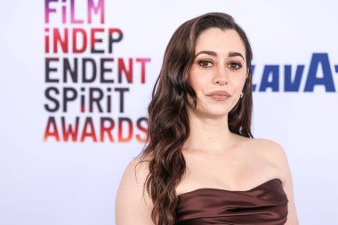 Danielle Frankel elbisesi ve Nouvel Heritage mücevheri giyen Cristin Milioti, 22 Şubat 2025 'te Santa Monica Plajı' nda düzenlenen 40. Yıllık Bağımsız Film Ödülleri 'ne ulaştı..  