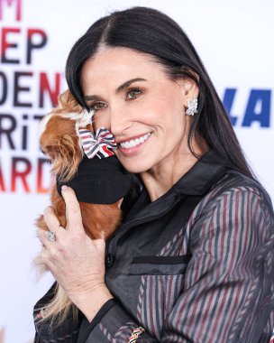 Thom Browne 'u giyen Demi Moore, 22 Şubat 2025' te Santa Monica Plajı 'nda düzenlenen 40. Yıllık Bağımsız Film Ödülleri' ne ulaştı..  