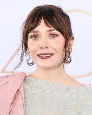 Erdem 'i giyen Elizabeth Olsen, 22 Şubat 2025' te Santa Monica Plajı 'nda düzenlenen 40. Yıllık Bağımsız Film Ödülleri' ne ulaştı.. 