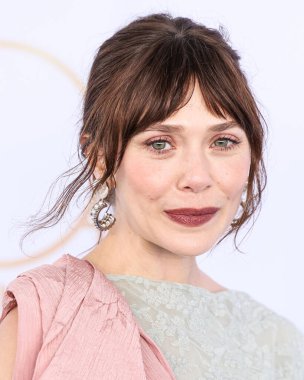 Erdem 'i giyen Elizabeth Olsen, 22 Şubat 2025' te Santa Monica Plajı 'nda düzenlenen 40. Yıllık Bağımsız Film Ödülleri' ne ulaştı.. 