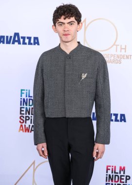 Dior Mens giyen Joe Locke, 22 Şubat 2025 'te Santa Monica Plajı' nda düzenlenen 40. Yıllık Bağımsız Film Ödülleri 'ne ulaştı.. 