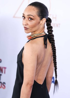 Ruth Negga, 22 Şubat 2025 'te Santa Monica Plajı' nda düzenlenen 40. Yıllık Bağımsız Ruh Ödülleri 'ne ulaştı.. 