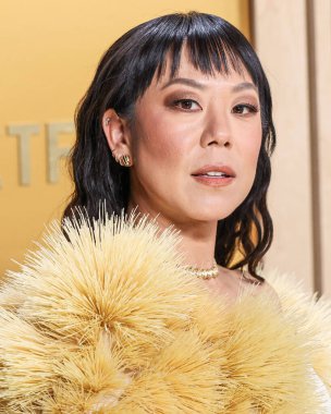 Pamela Zamore mücevherleri ile Ashi Stüdyosu elbisesi giyen Ali Ahn, 23 Şubat 2025 'te ABD' nin Los Angeles kentinde düzenlenen Shrine Oditoryum ve Fuar Salonu 'nda düzenlenen 31..