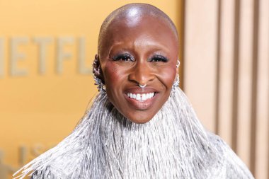 Cynthia Erivo Givenchy Haute Couture elbisesi, Christian Louboutin ayakkabıları ve Bucherer mücevherleri giyerek 23 Şubat 2025 'te Los Angeles, Kaliforniya' da bulunan Shrine Auditorium ve Expo Hall 'da düzenlenen 31.  