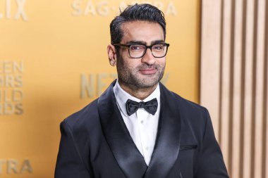 Kumail Nanjiani, 23 Şubat 2025 'te ABD' nin Kaliforniya eyaletinin Los Angeles kentindeki Shrine Konser Salonu ve Fuar Salonu 'nda düzenlenen 31..