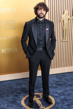 Giorgio Armani giyen Noah Centineo, 23 Şubat 2025 'te ABD' nin Kaliforniya eyaletinin Los Angeles kentinde düzenlenen Shrine Konser Salonu ve Fuar Salonu 'nda düzenlenen 31..