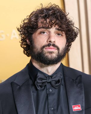 Giorgio Armani giyen Noah Centineo, 23 Şubat 2025 'te ABD' nin Kaliforniya eyaletinin Los Angeles kentinde düzenlenen Shrine Konser Salonu ve Fuar Salonu 'nda düzenlenen 31..