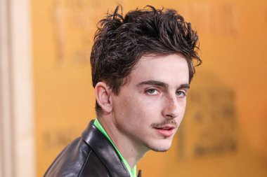 Timothee Chalamet tam bir Chrome Hearts bakışını takmış ve Cartier saati, 23 Şubat 2025 'te ABD' nin Kaliforniya eyaletinin Los Angeles kentindeki Shrine Oditoryum ve Fuar Salonu 'nda düzenlenen 31.. 