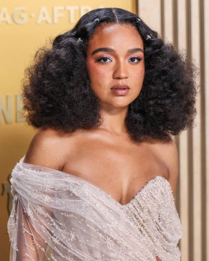 Aisha Dee, 23 Şubat 2025 'te ABD' nin Kaliforniya eyaletinin Los Angeles kentindeki Shrine Konser Salonu 'nda düzenlenen 31..
