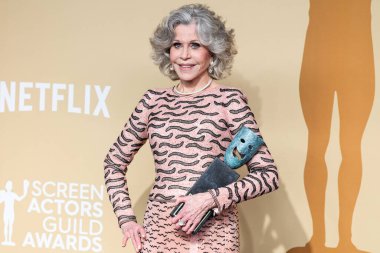 SAG Yaşam Boyu Başarı Ödülü sahibi Jane Fonda, Giorgio Armani 'nin giydiği poz, 23 Şubat 2025 tarihinde Los Angeles, Kaliforniya' da Shrine Auditorium ve Expo Hall 'da düzenlenen 31.  