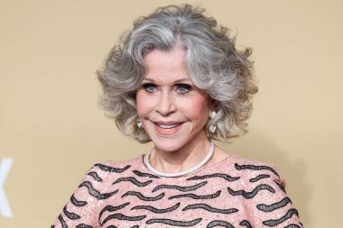SAG Yaşam Boyu Başarı Ödülü sahibi Jane Fonda, Giorgio Armani 'nin giydiği poz, 23 Şubat 2025 tarihinde Los Angeles, Kaliforniya' da Shrine Auditorium ve Expo Hall 'da düzenlenen 31.  