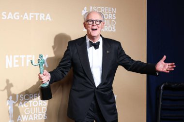 John Lithgow, 23 Şubat 2025 'te ABD' nin Los Angeles kentinde Shrine Auditorium ve Expo Hall 'da düzenlenen 31. Senelik Sinema Oyuncuları Derneği Ödülleri' nin basın odasında poz verdi.