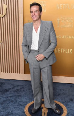 Alexander McQueen 'i giyen Andrew Scott, 23 Şubat 2025' te ABD 'nin Kaliforniya eyaletinin Los Angeles şehrinde düzenlenen Shrine Konser Salonu ve Fuar Salonu' nda düzenlenen 31..
