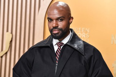 Özel Shao New York giyimli Carl Clemons-Hopkins, 23 Şubat 2025 'te ABD' nin Kaliforniya eyaletinin Los Angeles kentinde düzenlenen Shrine Konser Salonu ve Fuar Salonu 'nda düzenlenen 31..