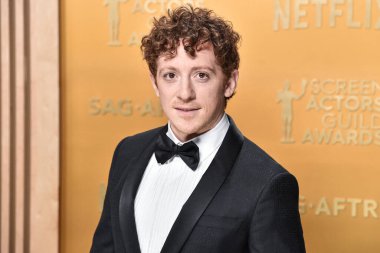 Giorgio Armani smokin giyen Ethan Slater, 23 Şubat 2025 'te ABD' nin Kaliforniya eyaletinin Los Angeles kentinde düzenlenen Shrine Konser Salonu ve Fuar Salonu 'nda düzenlenen 31..