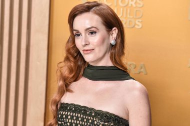 Elie Saab elbisesi ve Mikimoto mücevheri giyen Leighton Meester, 23 Şubat 2025 'te Los Angeles, Kaliforniya, ABD' deki Shrine Oditoryum ve Fuar Salonu 'nda düzenlenen 31..