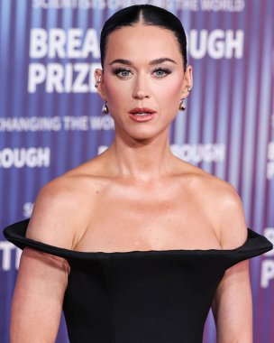 Coperni SS24 RTW ve Mara Paris mücevherlerini giyen Katy Perry, 13 Nisan 2024 'te Los Angeles, Kaliforniya, ABD' deki Akademi Sinema Müzesi 'nde düzenlenen 10.. 